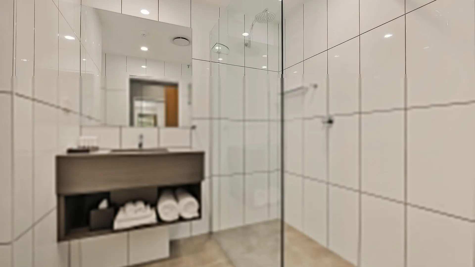 Best Western Plus North Lakes Hotel 4*,